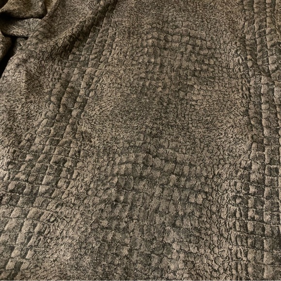 Elegant Dark Gray Patterned Poncho Shawl Wrap - Picture 5 of 8